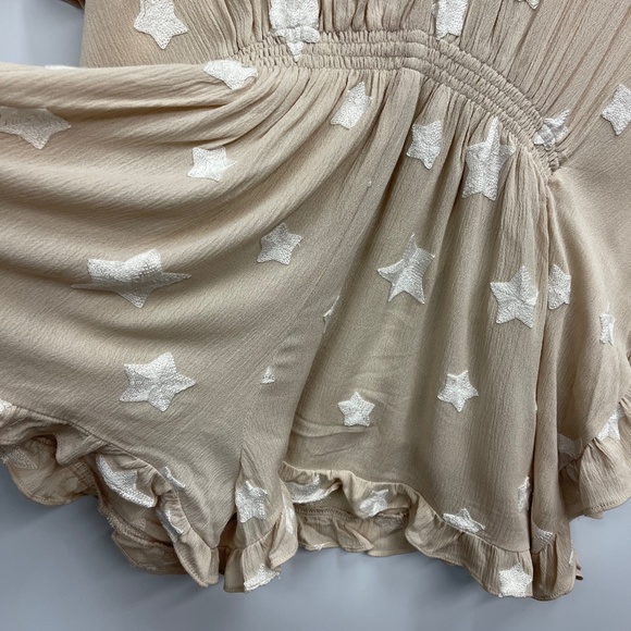STORIA Embroidered Stars Ruffle Trip Romper Sz Small - Picture 6 of 11